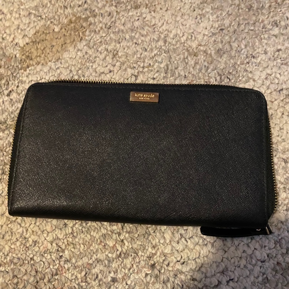 Large Kate spade wallet